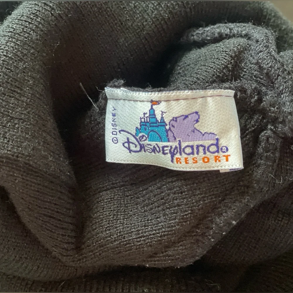 Disney Fleece Beanie Hat β Unisex Vintage βDβ Beanie - Picture 6 of 13